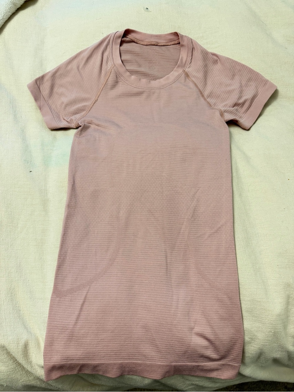 Lululemon Women's Short Sleeve  - Dusty Rose